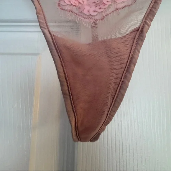 FLEUR DU MAL | FDM x Marilyn Monroe satin-trimmed embroidered tulle thong 3/MED - Picture 7 of 10